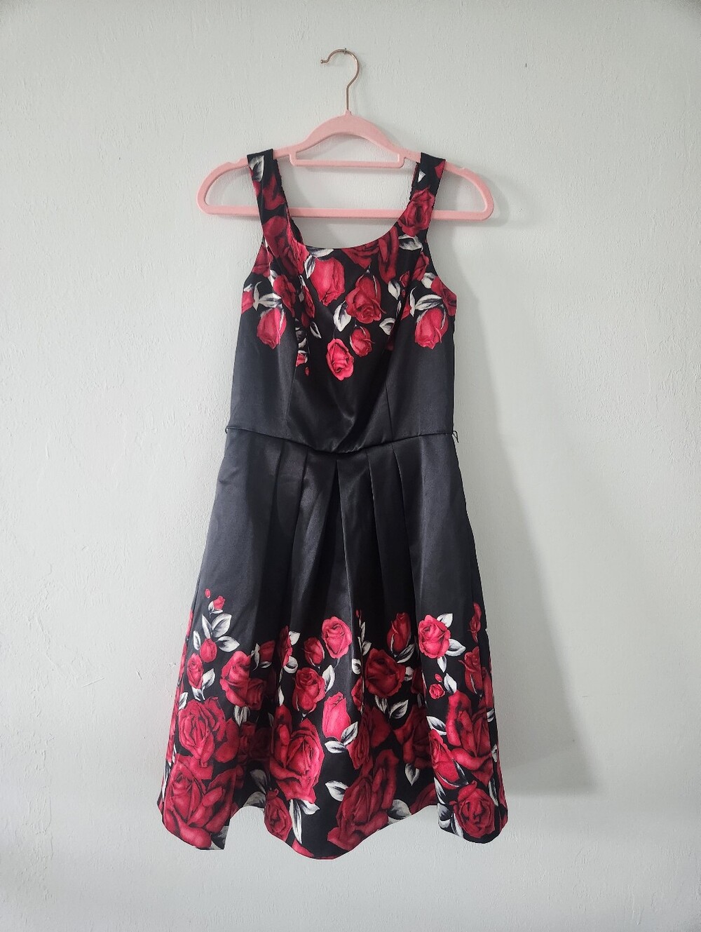 Black Dress with Red Rose Print - Womans Size 4 White House Black Market
